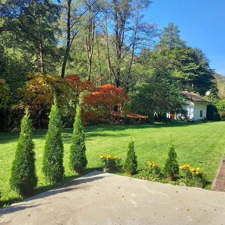 House By The River Ferienhaus Tetewen
