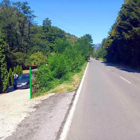 House By The River 別荘