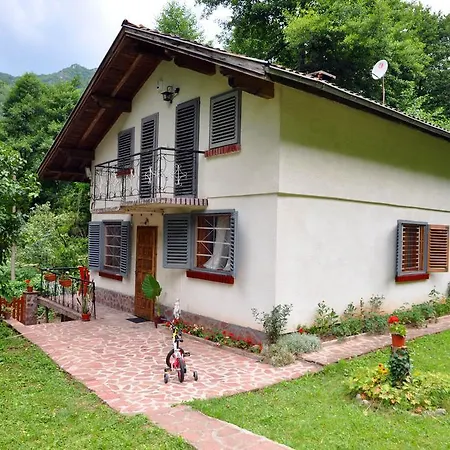 Ferienhaus House By The River Tetewen