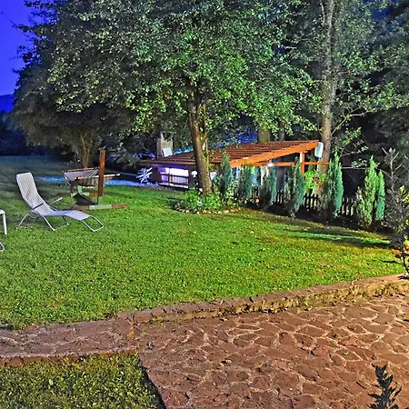 House By The River Ferienhaus